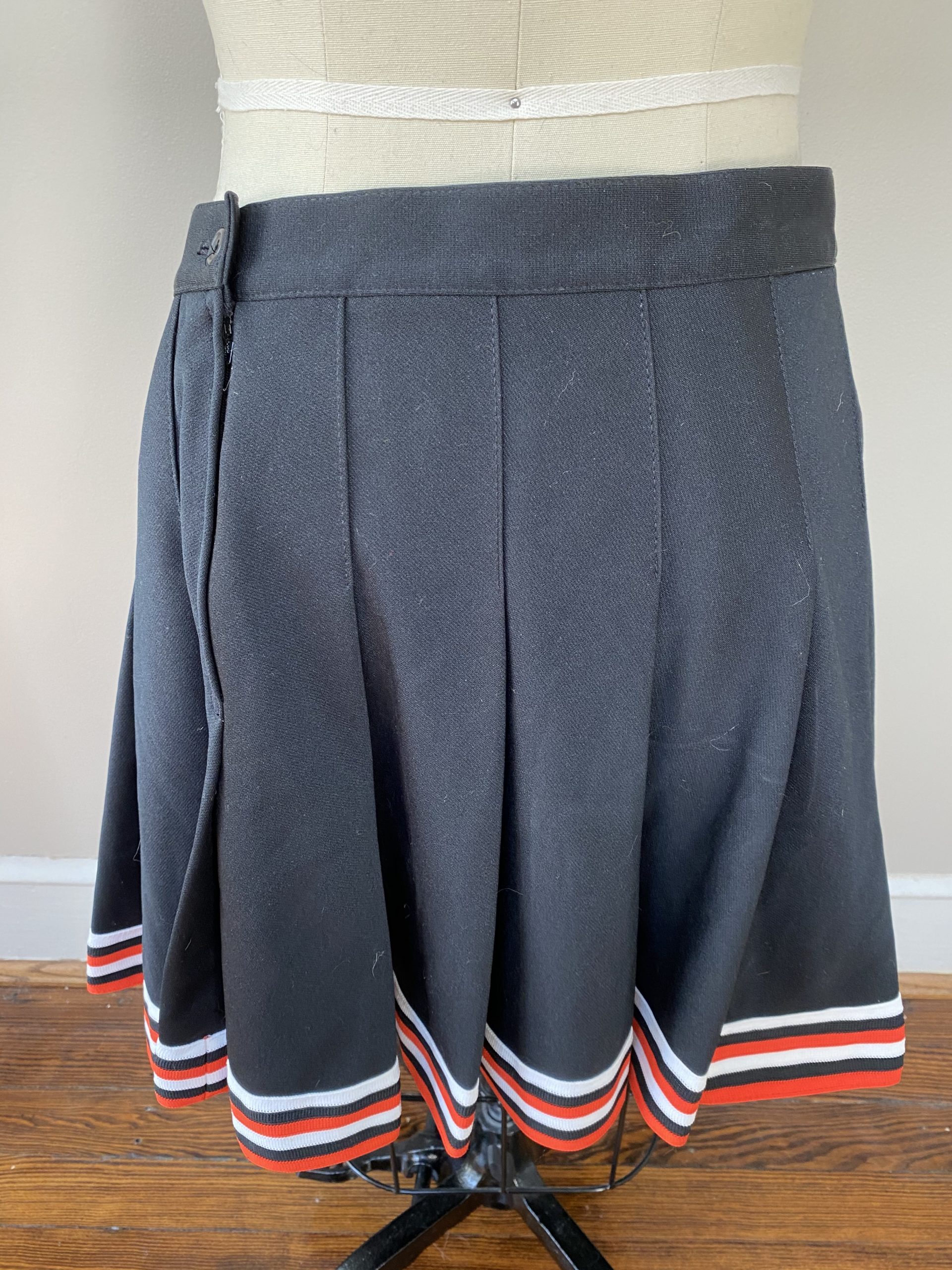 Cheerleader skirt - Trove Costumes